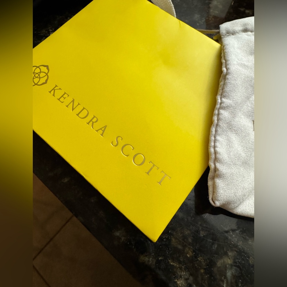 Kendra Scott Gold and Silver Crystal Ring - Picture 4 of 13